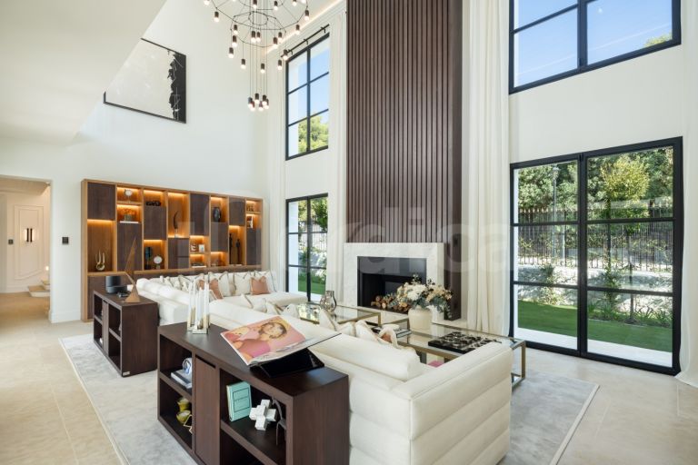 Villa for sale in Cascada de Camojan