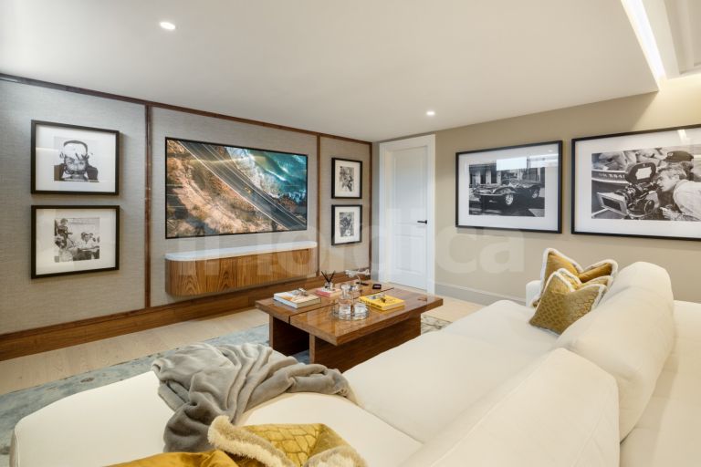 Villa for sale in Cascada de Camojan