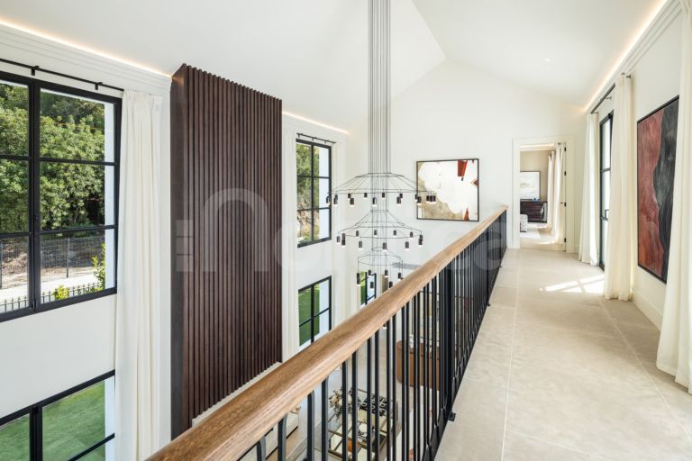 Villa for sale in Cascada de Camojan