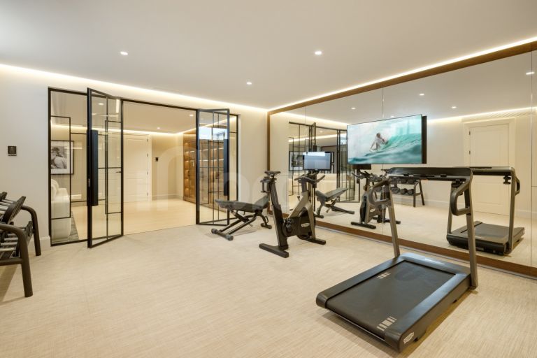 Villa for sale in Cascada de Camojan