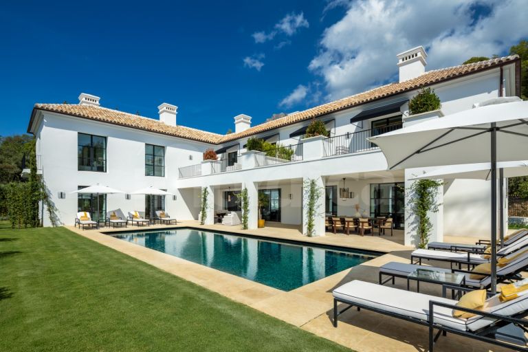 Villa for sale in Cascada de Camojan