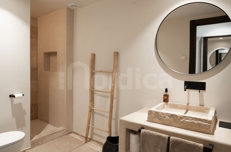 Villa for sale in Selwo