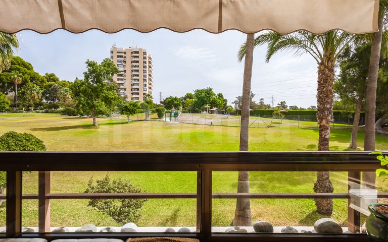 Apartment for sale in Torres de Aloha