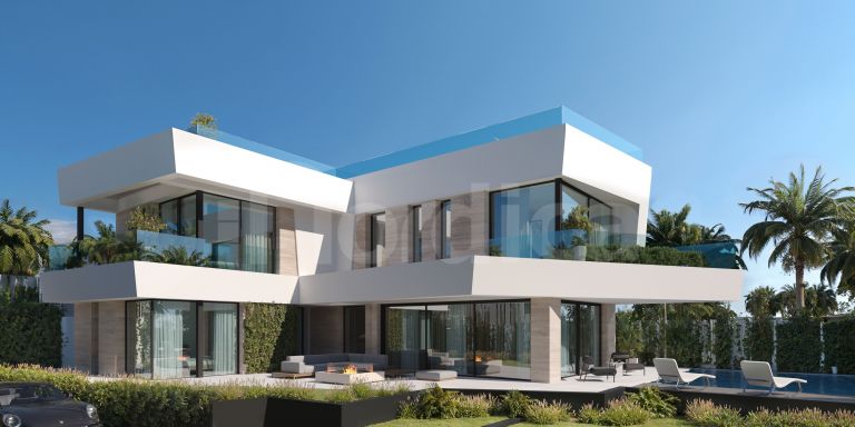 Villa for sale in Calahonda