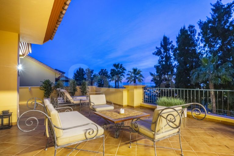 Penthouse for sale in Cumbres del Rodeo