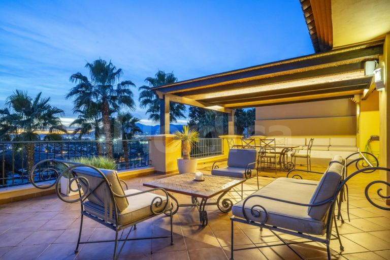 Penthouse for sale in Cumbres del Rodeo