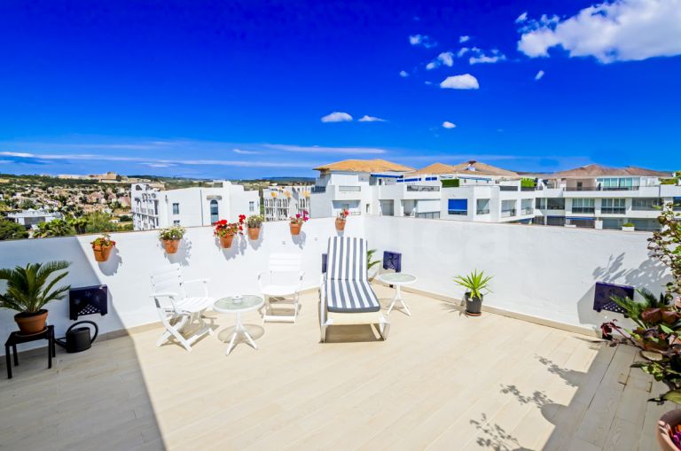 Takvåning till salu i Jardines del Puerto