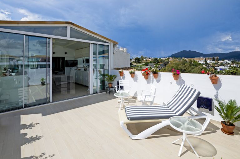 Takvåning till salu i Jardines del Puerto