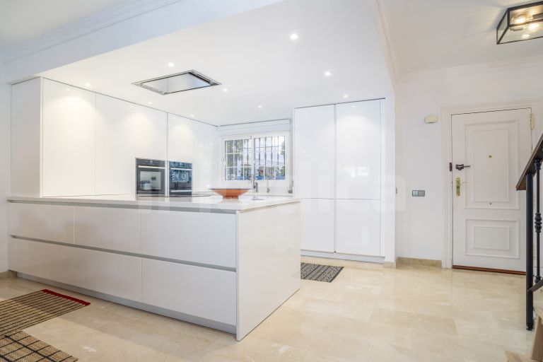 Radhus till salu i Aloha Pueblo