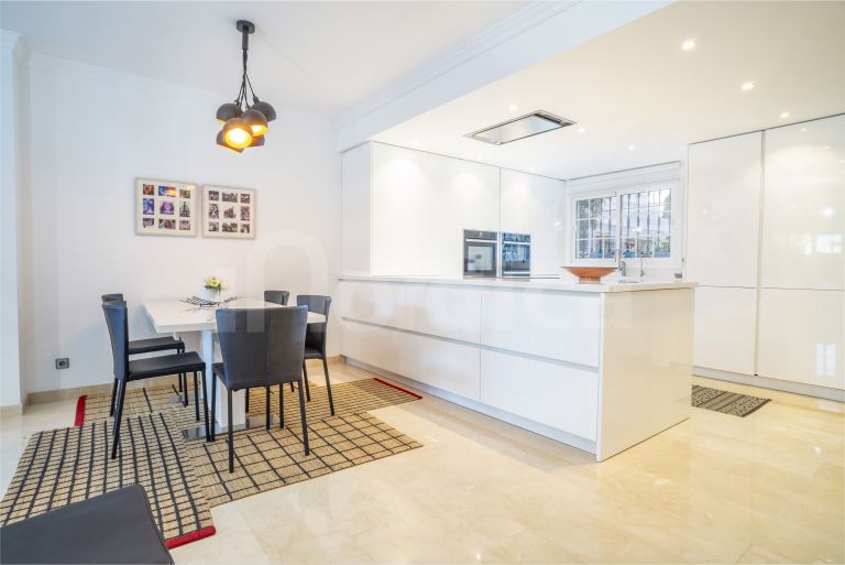 Radhus till salu i Aloha Pueblo