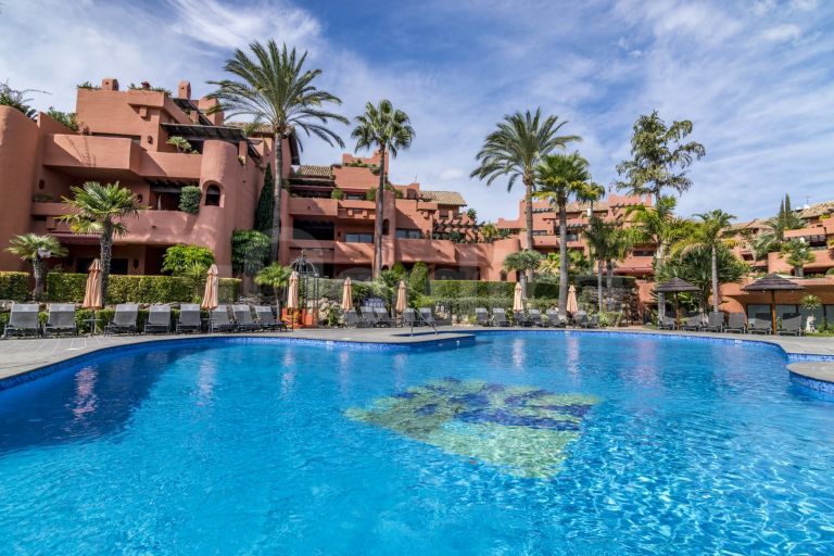 Duplex Penthouse for sale in Torre Bermeja