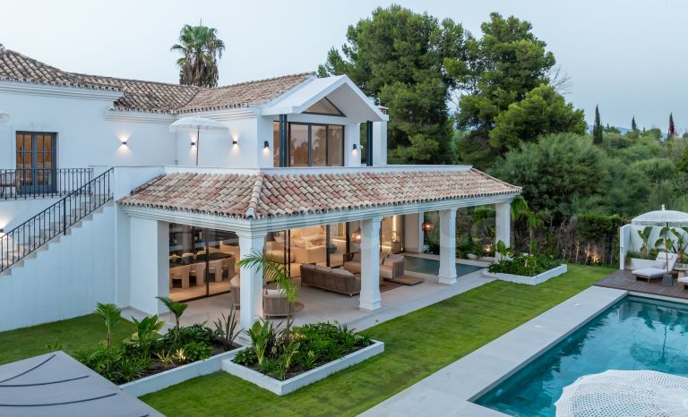Villa for sale in Atalaya Golf
