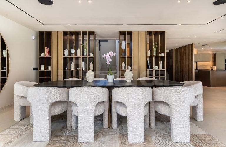 Villa for sale in Atalaya Golf