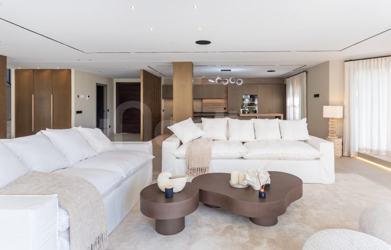 Villa for sale in Atalaya Golf