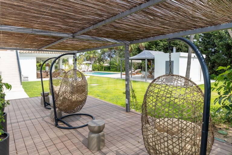 Villa for sale in Atalaya Golf