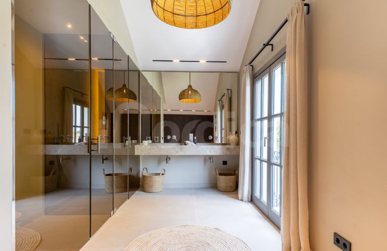 Villa for sale in Atalaya Golf