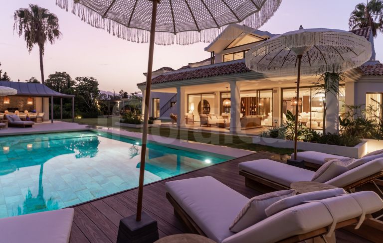 Villa for sale in Atalaya Golf