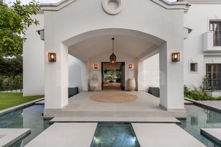 Villa for sale in Atalaya Golf