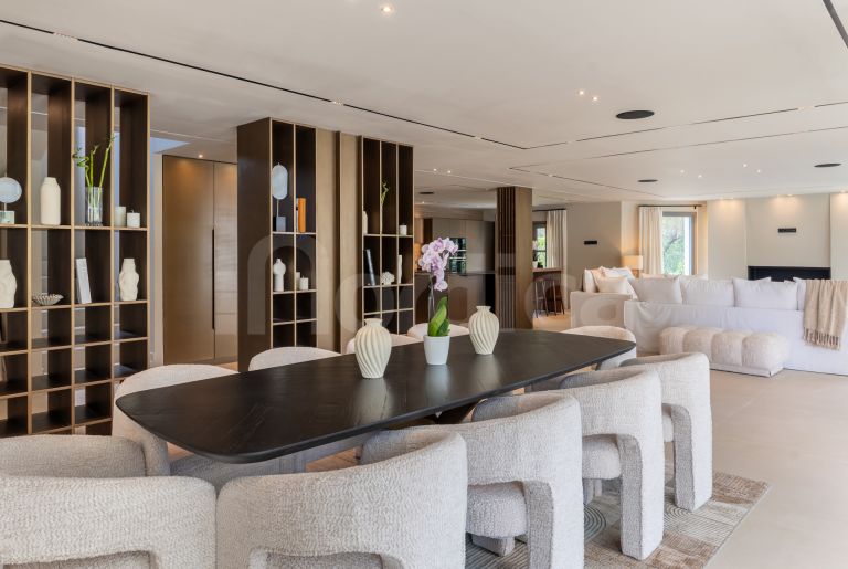 Villa for sale in Atalaya Golf