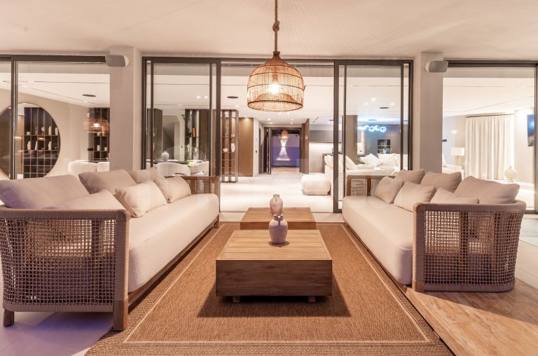 Villa for sale in Atalaya Golf