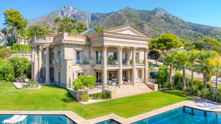 Villa for sale in Sierra Blanca