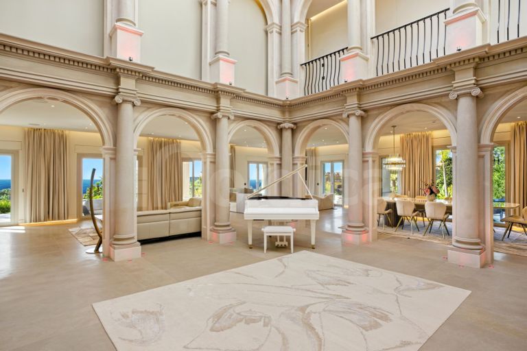 Villa for sale in Sierra Blanca