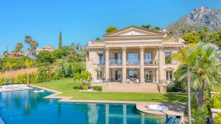 Villa for sale in Sierra Blanca