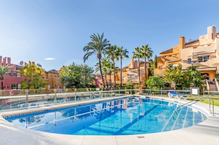 Town House for sale in El Palmeral