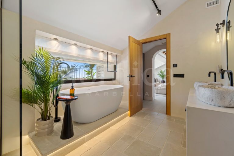 Villa zu verkaufen in Nueva Andalucia