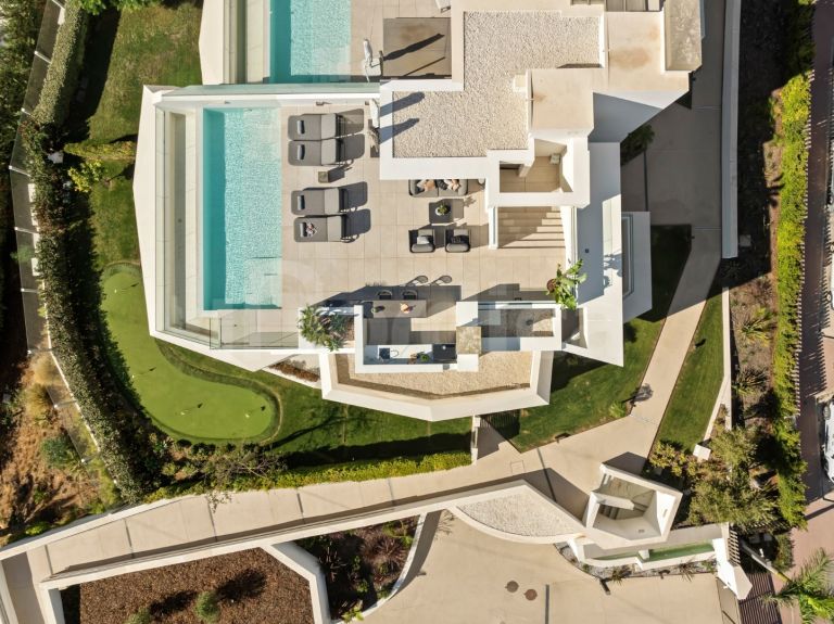 Semi Detached Villa for sale in Celeste Marbella