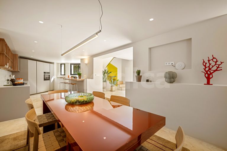 Villa for sale in Las Brisas