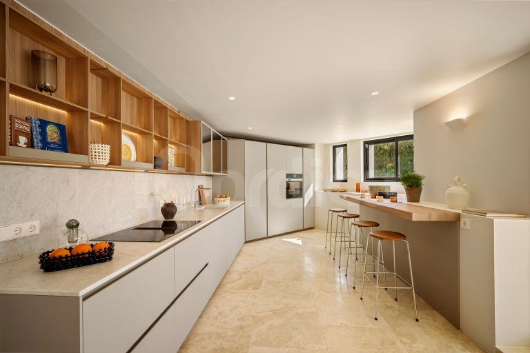 Villa for sale in Las Brisas