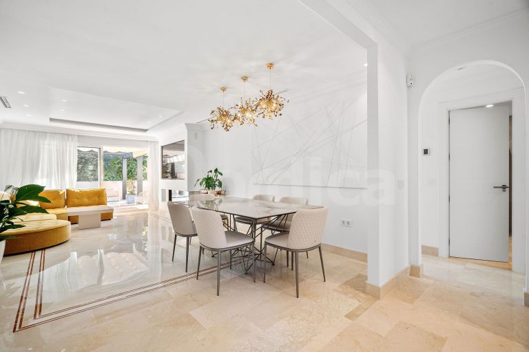 Penthouse for sale in Aloha Hill Club