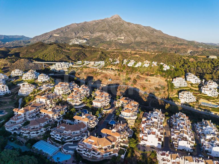 Penthouse for sale in Aloha Hill Club