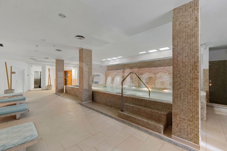 Penthouse for sale in Aloha Hill Club