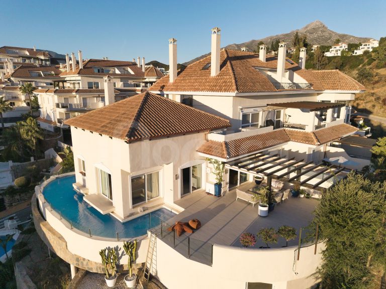 Penthouse for sale in Aloha Hill Club