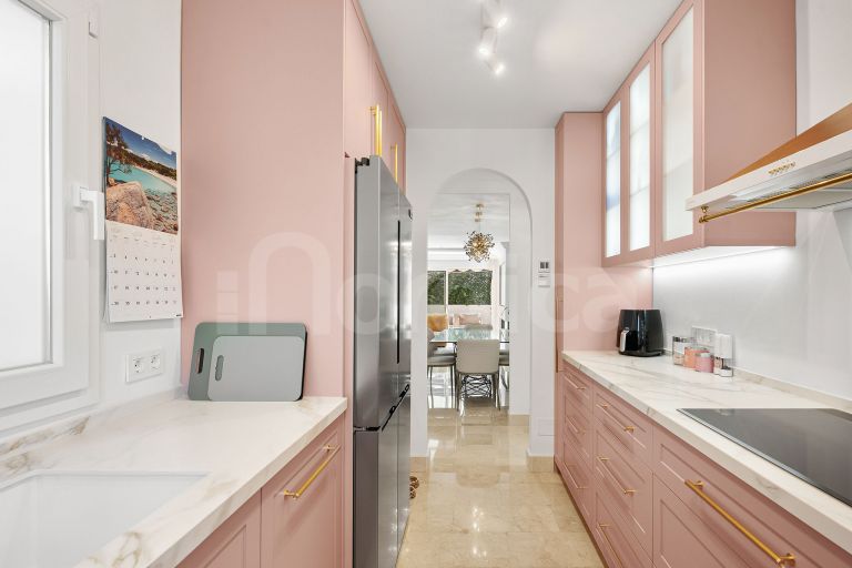 Penthouse for sale in Aloha Hill Club