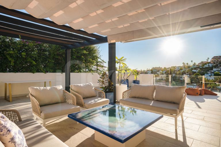 Penthouse for sale in Aloha Hill Club