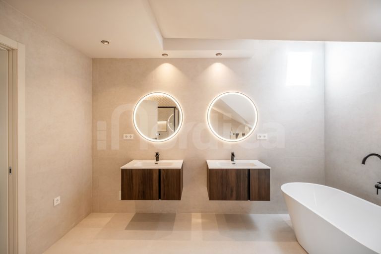 Duplex Penthouse for sale in Aloha Park