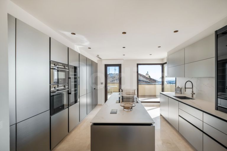 Duplex Penthouse for sale in Aloha Park