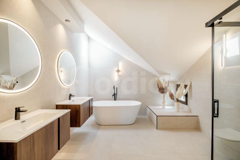 Duplex Penthouse for sale in Aloha Park