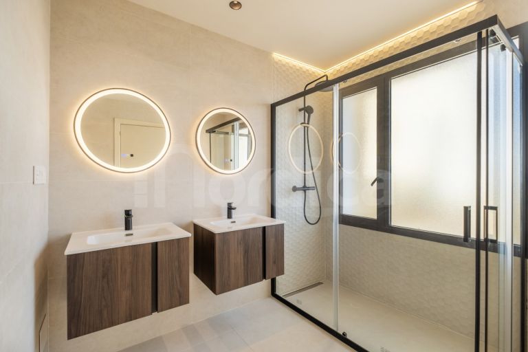 Duplex Penthouse for sale in Aloha Park