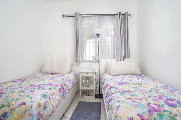 Ground Floor Apartment for sale in Los Dragos