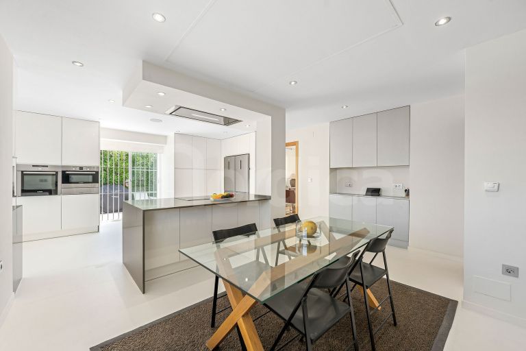 Villa for sale in Guadalmina Alta