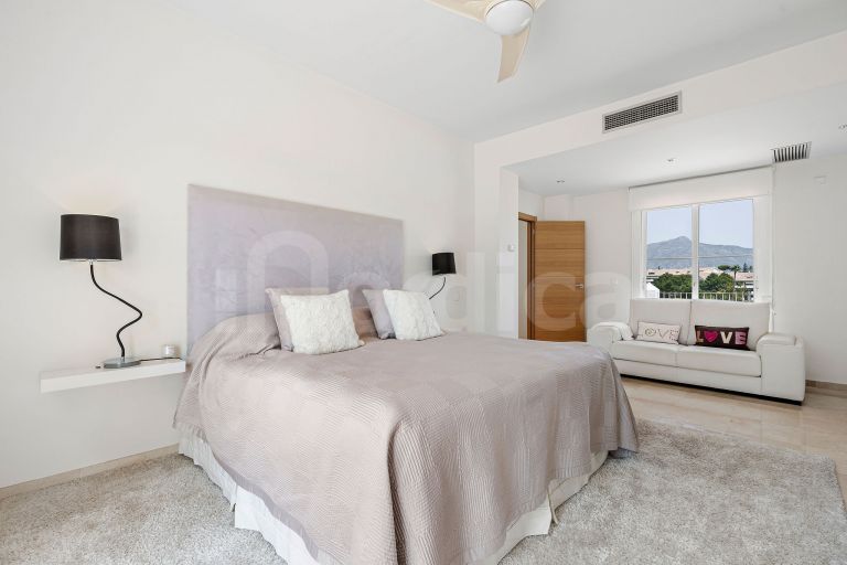 Villa for sale in Guadalmina Alta