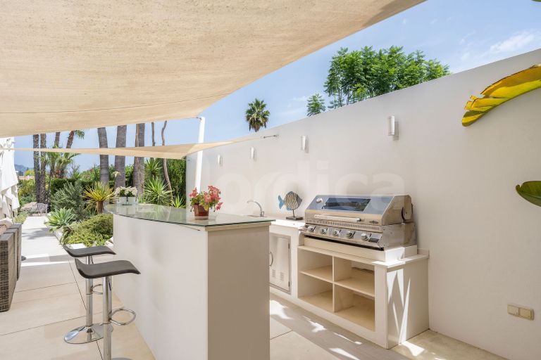 Villa for sale in Guadalmina Alta