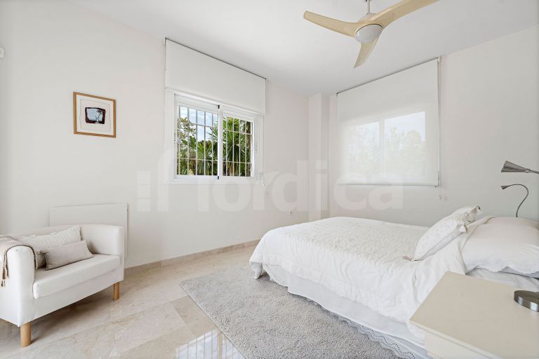 Villa for sale in Guadalmina Alta