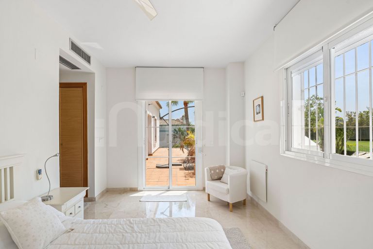 Villa for sale in Guadalmina Alta