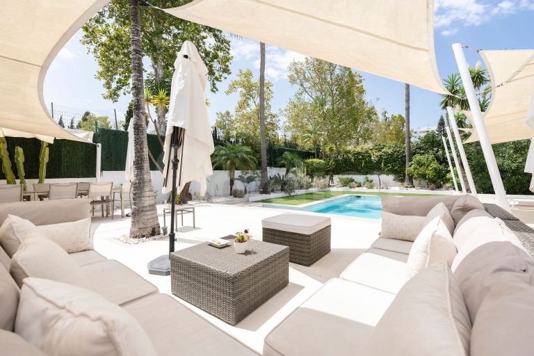 Villa for sale in Guadalmina Alta