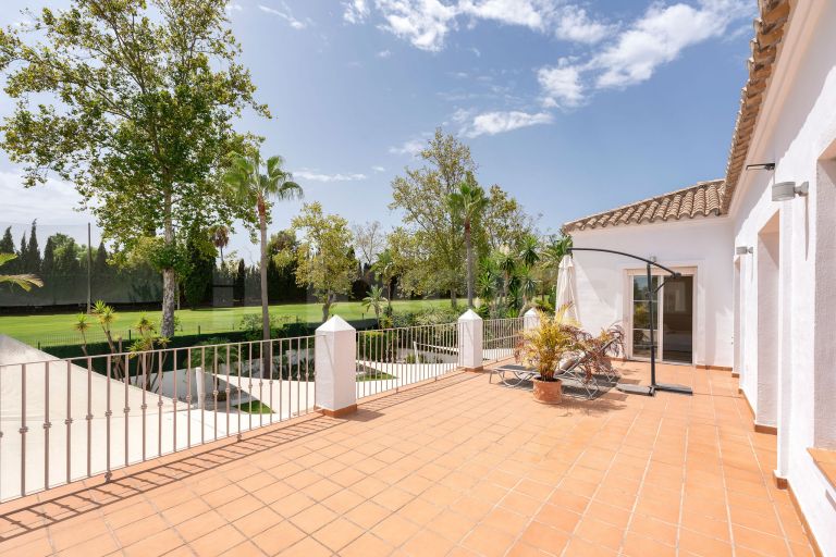 Villa for sale in Guadalmina Alta